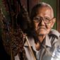 Sebuah pertunjukan panggung modern memperagakan kisah folklore Nusantara dengan perpaduan teknologi seni instalasi cahaya digital.